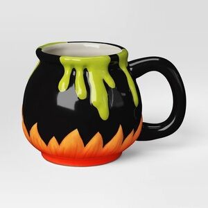 15.7 fl oz Halloween Earthenware Figural Potion Cauldron Mug nwt